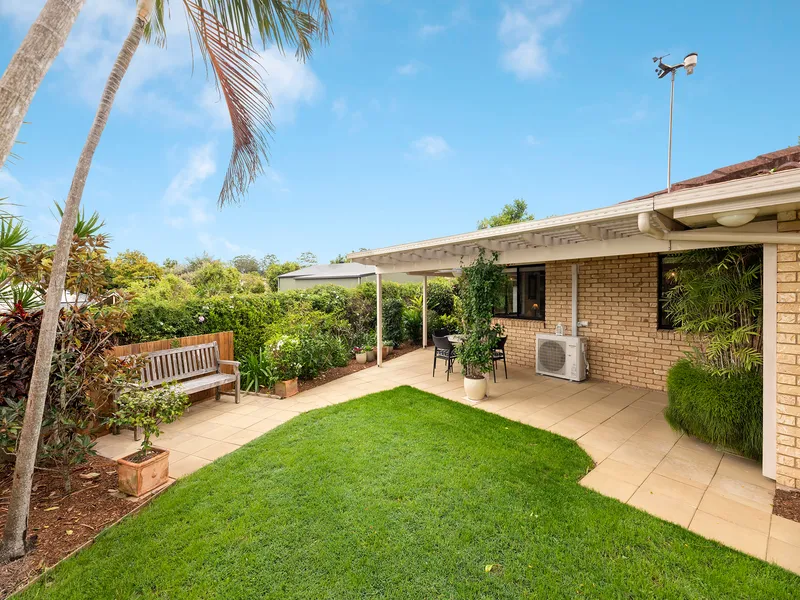 Immaculate & Private in Perfect Palmwoods Location