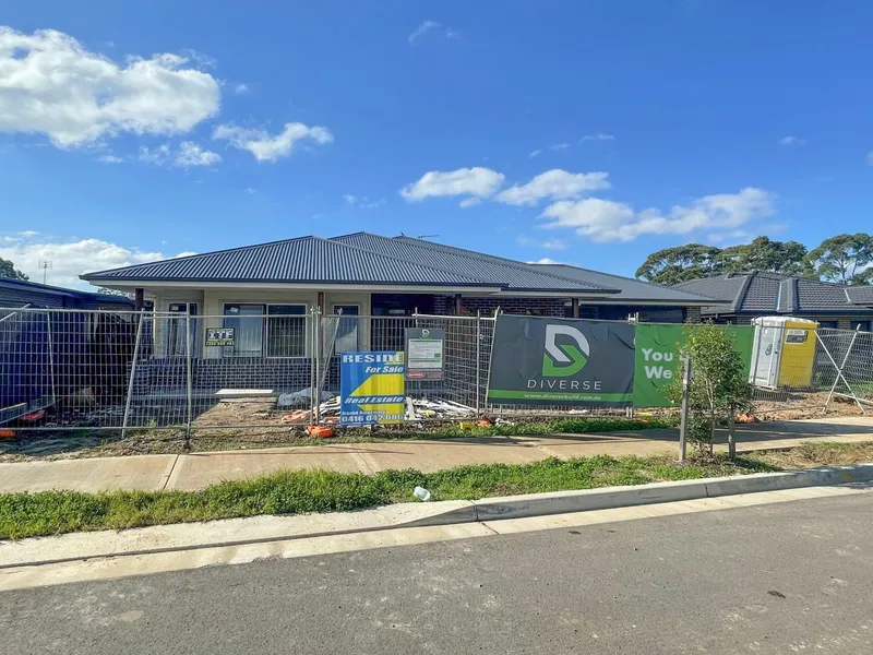 FABULOUS NEW BUILD - TURN KEY OPPORTUNITY - FULLY FINISHED