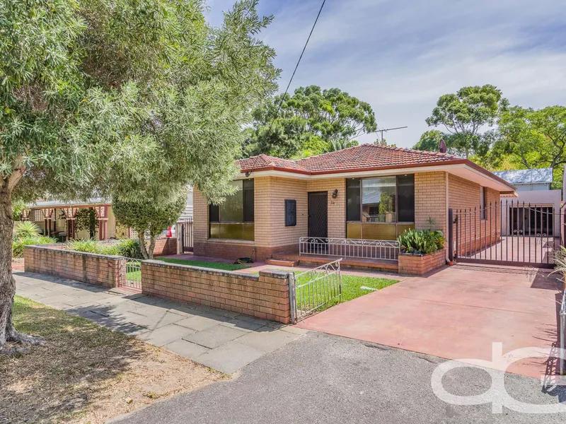 Retro Beauty in South Freo