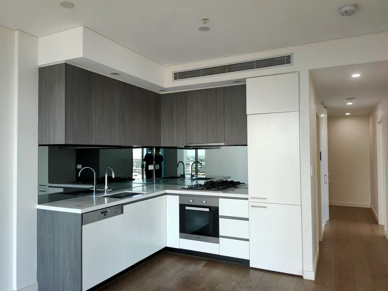 BRAND NEW LUXURY DESIGNED 2BED WITH STUDY