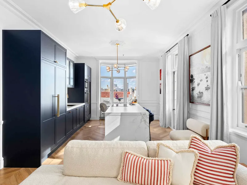 Elegant New York style apartment in renowned Francis hall C.1914