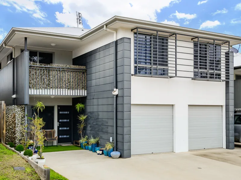 NEAT & TIDY TOWNHOUSE IN QUALITY ESTATE
