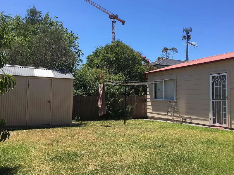 Well-Kept One-Bedroom Granny Flat