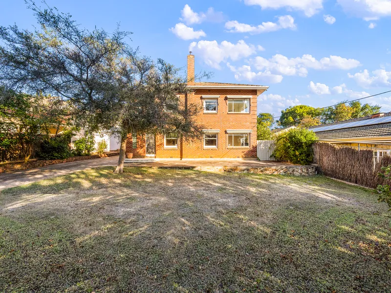 Charming Family Home 15 Minutes From Adelaide's CBD