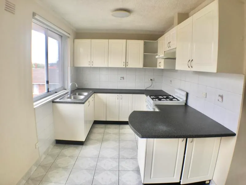 MODERN RENOVATED 3 BEDROOM UNIT WITH BALCONY