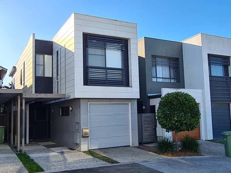 Lifestyle Townhouse in Central Robina