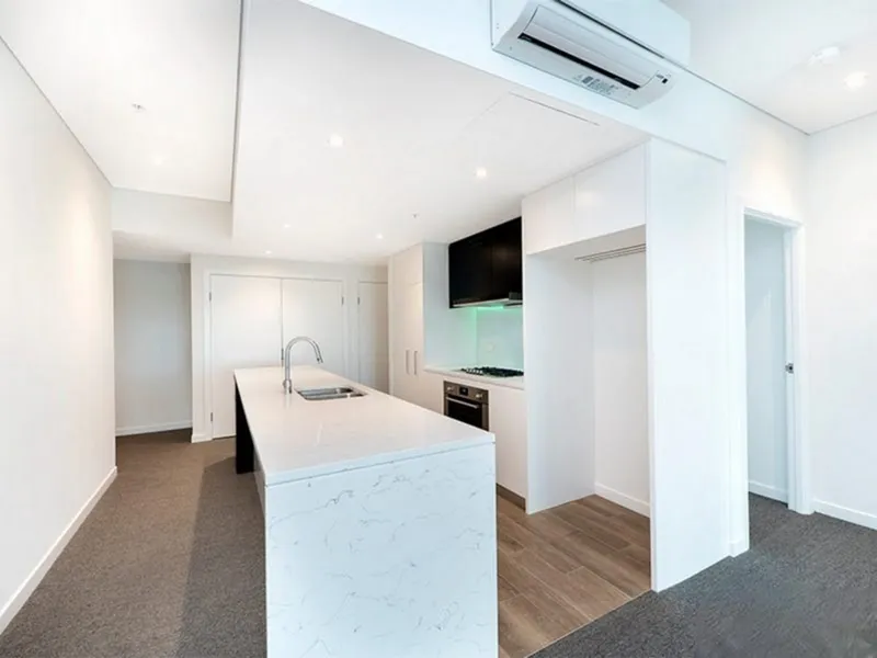 Waterside 2 bedrooms apartment in heart of WENTWORTH POINT