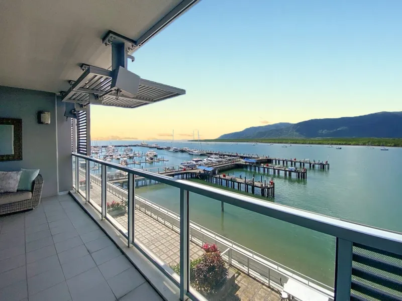 Sixth Floor Luxury Apartment with Waterfront Views