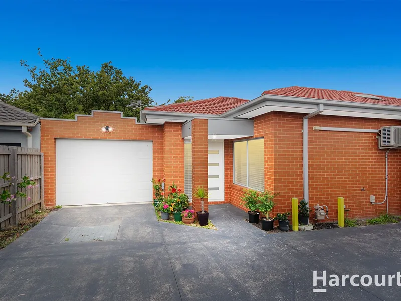 Stunning 2 bedroom as new Condition Walk to Train!