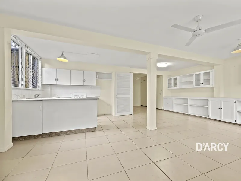 Spacious 2 Bedroom Unit with Study