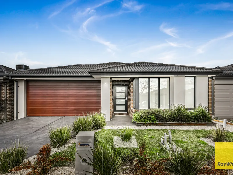MAGNIFICENT FAMILY HEAVEN IN DELARAY ESTATE !