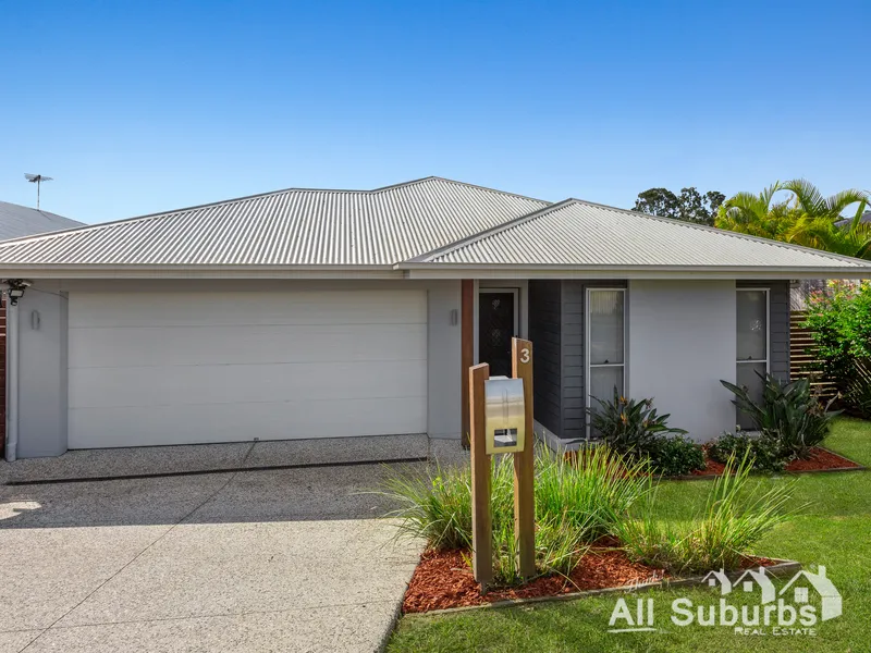 Enormous Family Home (3 living areas)! Ready for you to move right in!