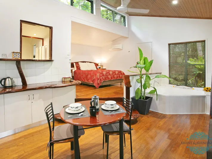 Hunchy Hideaway - A Visitors Paradise