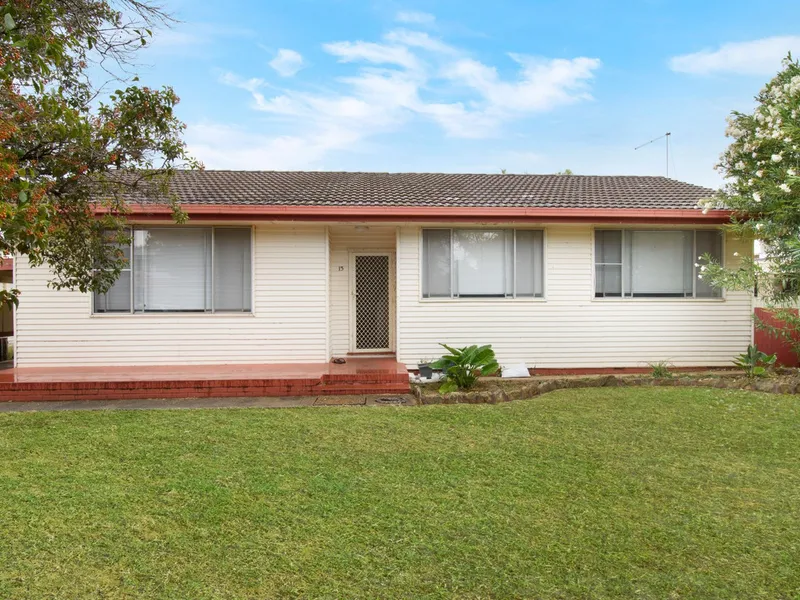 HOME FOR RENT - SHORT WALK TO GOLF CLUB