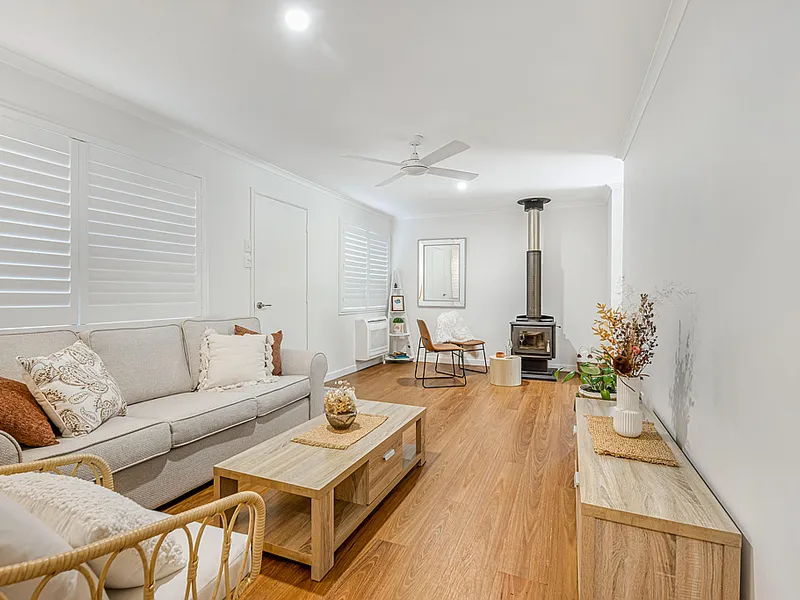 ACREAGE OASIS WITH TOWN CONVENIENCE