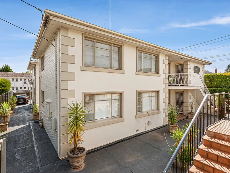 Perfectly Positioned Gem!