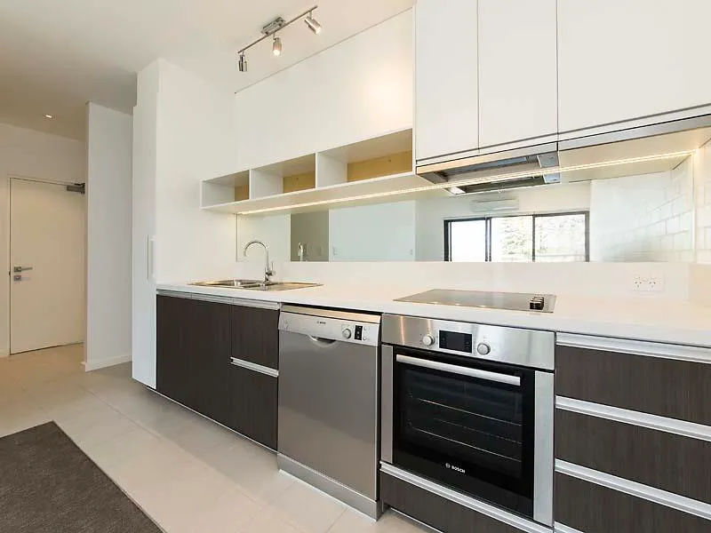 ONE BEDROOM APARTMENT STONES THROW AWAY FROM THE BEACH!