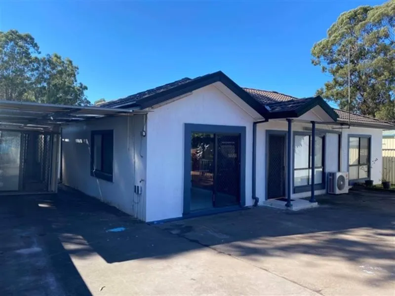 Spacious Granny Flat Ready to move in !!