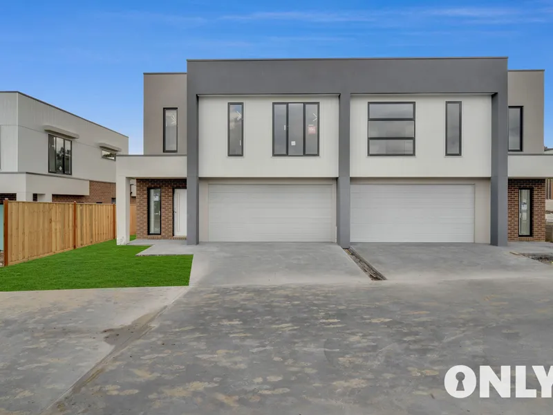 Brand New Luxury Town House in Officer