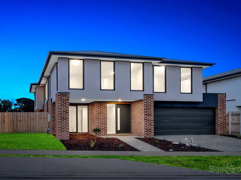 New Masterpiece Parkfront! (6 Bedrooms!)