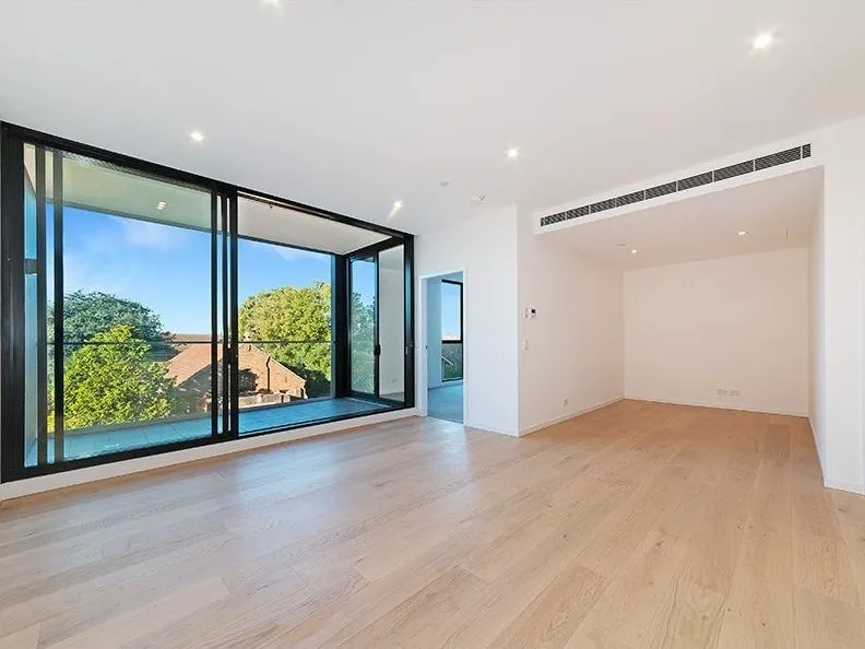 Stunning One Bedroom + Study Apartment In The Heart of Chatswood CBD