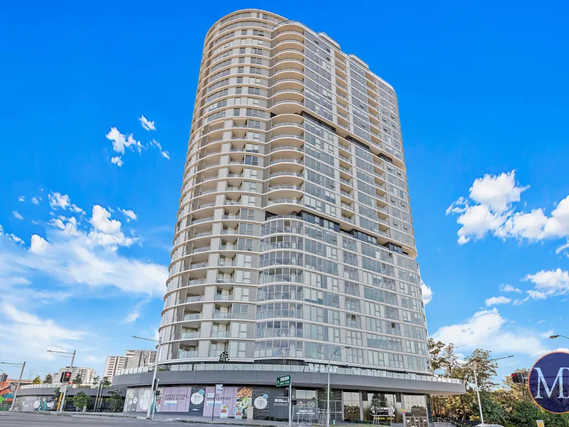 Landmark Building, Brand New 2 Bed 2 Bath, Next to station!!!