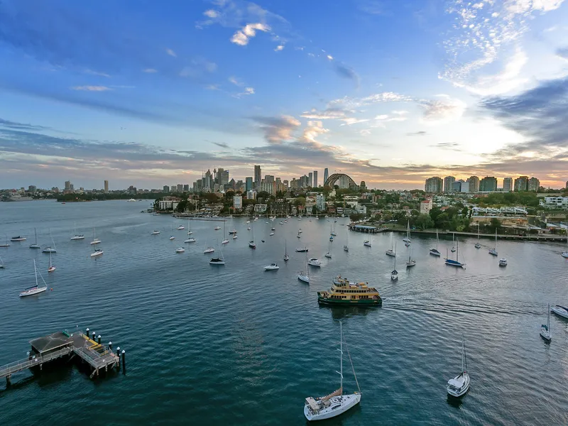 Prestige apartment with majestic harbour panoramas