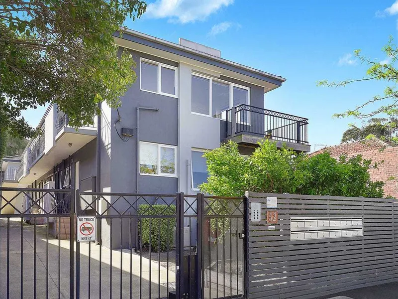 Blissful Fully Furnished Base In Heart Of Seaside St Kilda