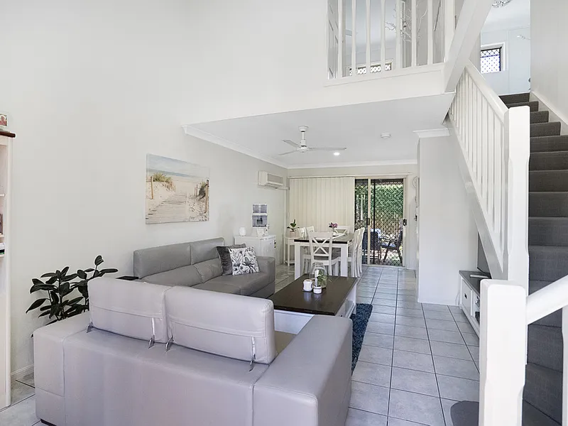 Tuscan Beauty Townhouse within Walking Distance to Hypermarket