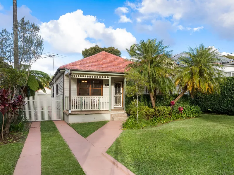 Single Level Charmer