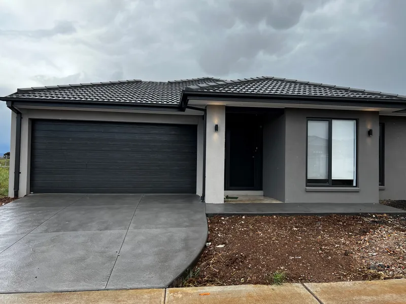 Brand New 4Br Home in Olivia Estate in Truganina!