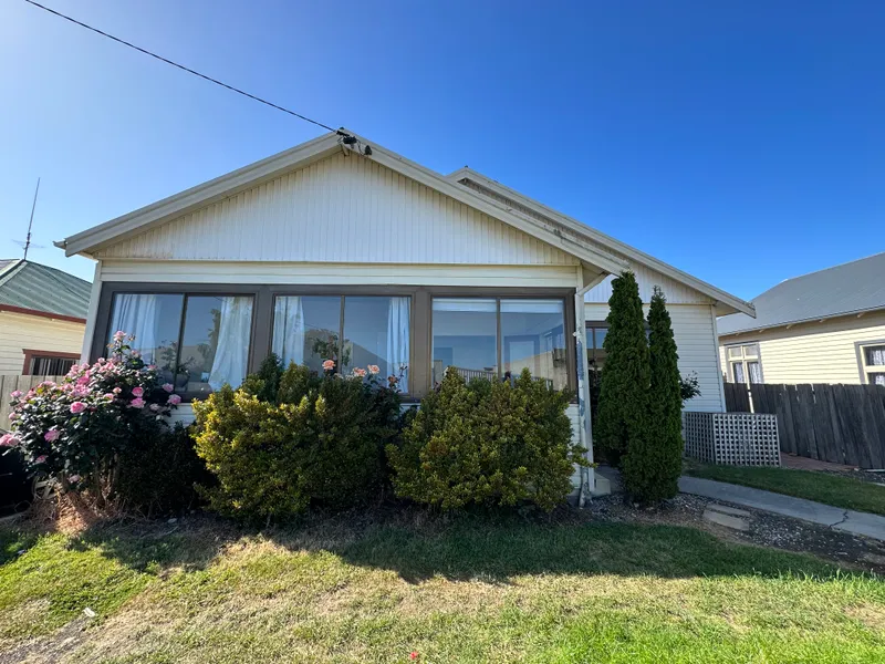 It's easy, living here