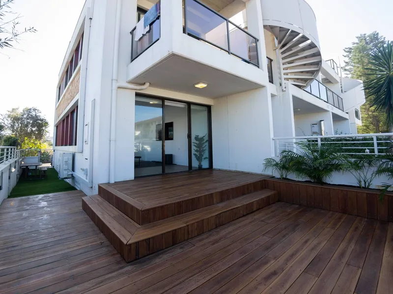 LUXURIOUS ONE BEDROOM APARTMENT IN THE HEART OF NARRABEEN