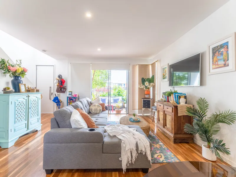 Modern Designed Terrace Homes at South Bay Varsity Lakes