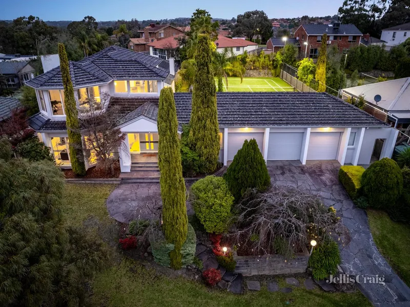 Opulent family lifestyle in coveted prestige location