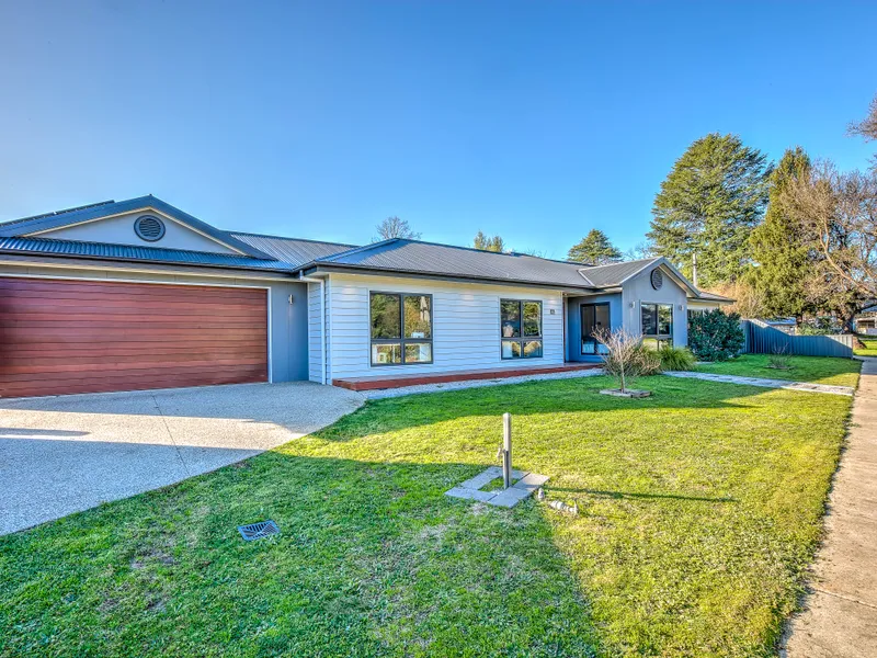 STYLISH LIVING IN CENTRAL POREPUNKAH