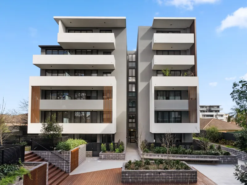 Huge Near New Apartment!