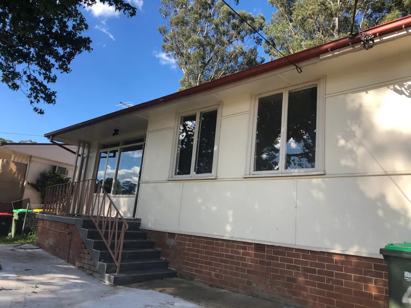 Renovated Home In Busby