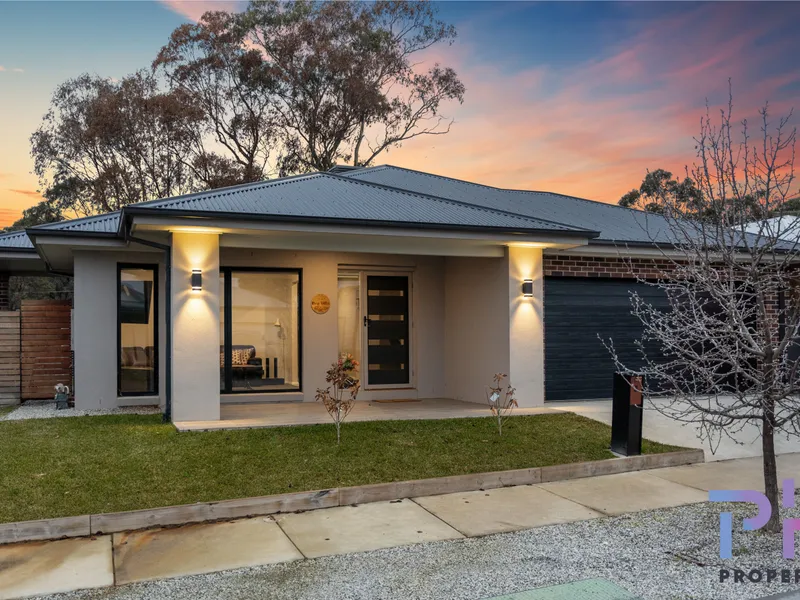 NEAR NEW FAMILY HOME IN A PRIME STRATHDALE LOCATION