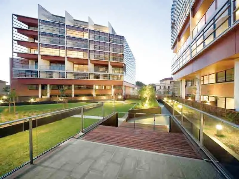 Top Level Penthouse style 2 Bedrooms Apartment with views