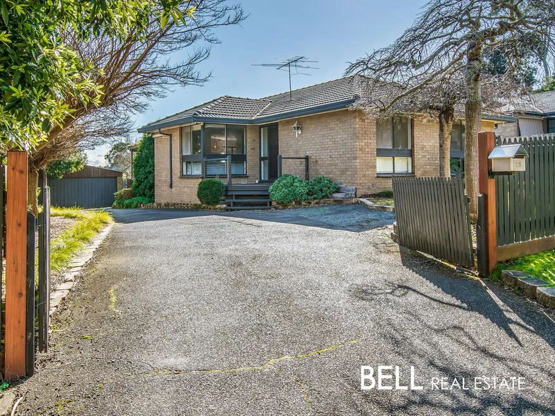 Beautifully presented renovated home in prime court location
