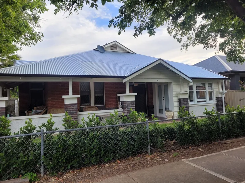 Torrensville close to Hospital city and university . A roomy 3 bedrooms , study, new kitchen and bathroom laundry.