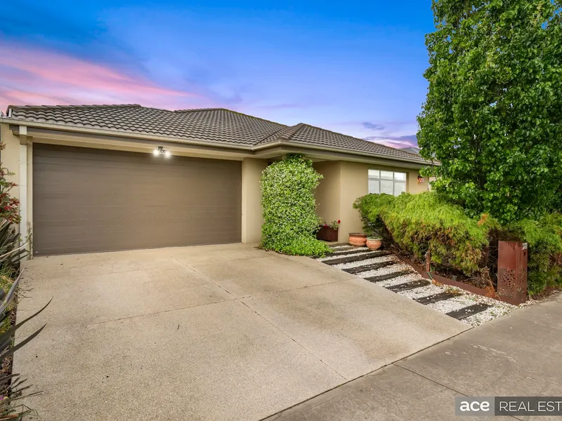 Gorgeous, Warm, Opulent Living with A Fabulous Feel