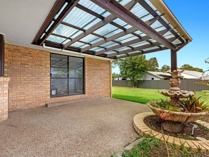 2 Street Frontage - Huge Block - Spacious Home