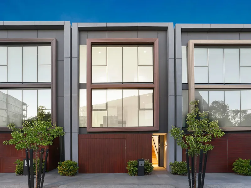 CONTEMPORARY INNER CITY OASIS