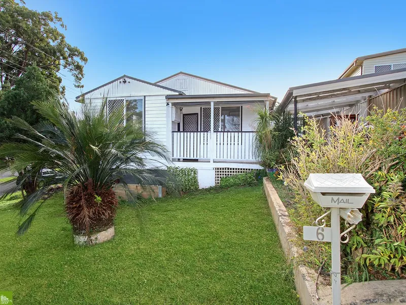 Great House, Great Location!