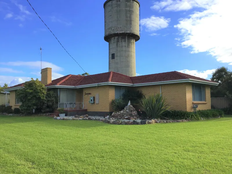 Large family home in quiet location