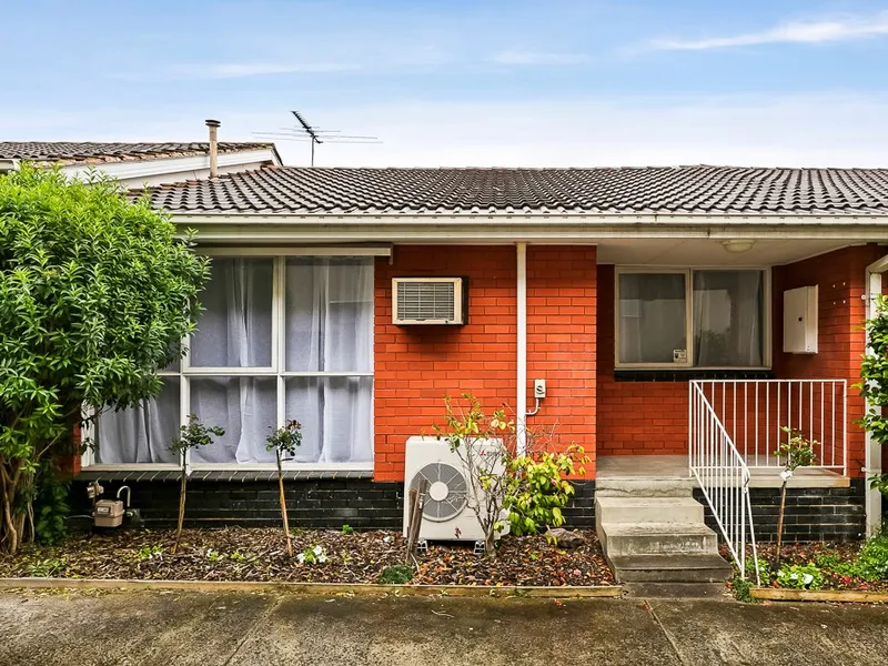 Ideal Location With Courtyard