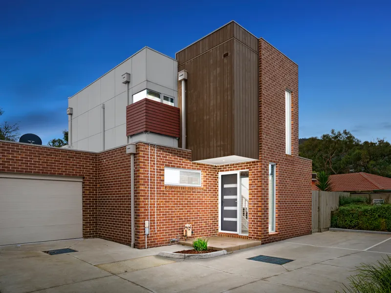 Idealistic modern living close to Ferntree Gully Village
