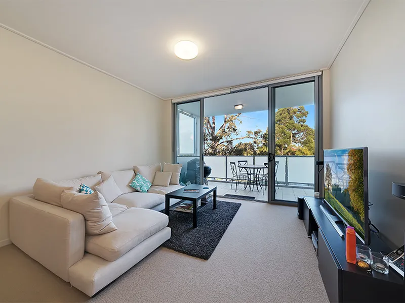 Spacious Apartment - Well Maintained Complex